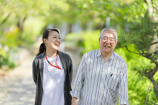 座間市で介護業界の求人なら介護サポートはなみずき